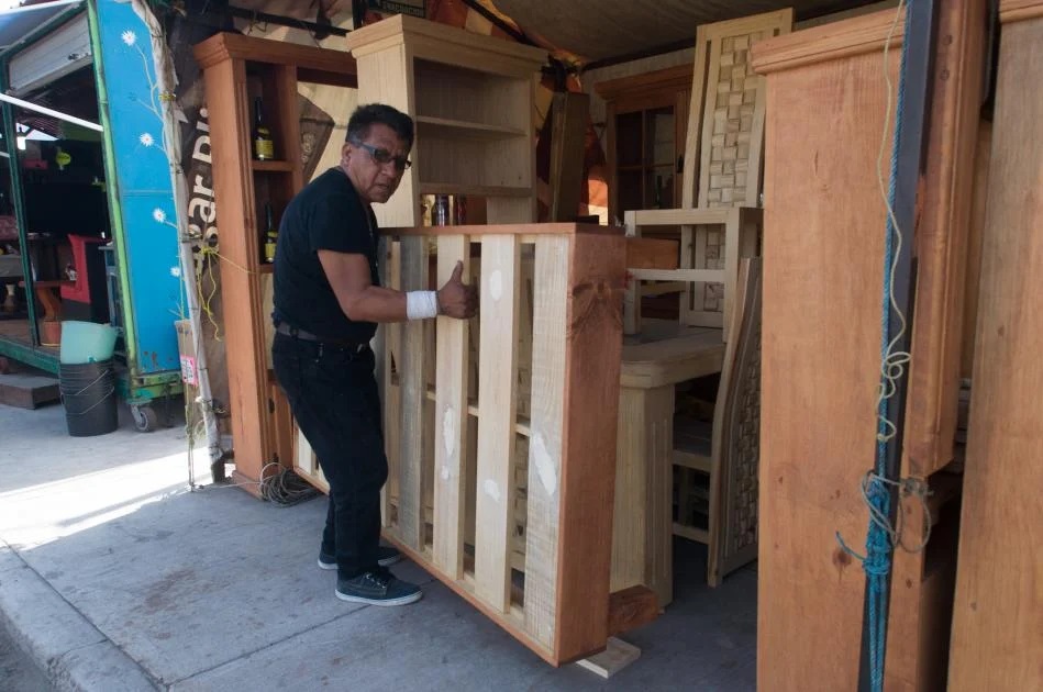 MUEBLES DE MADERA image