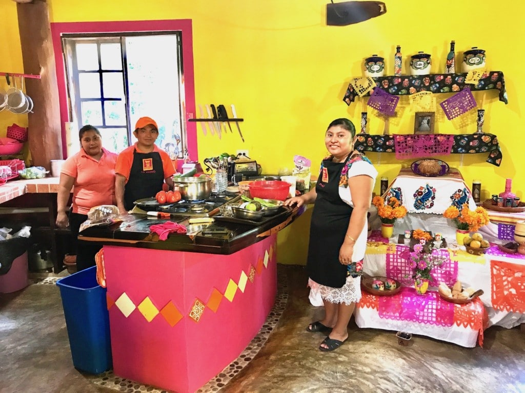 MÉXICO LINDO: Traditional Kitchen World shop and School image
