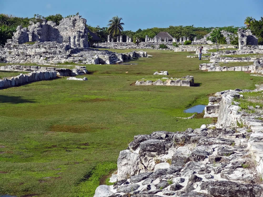 Zona arqueológica El Rey image